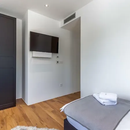 Luxury Quadra *