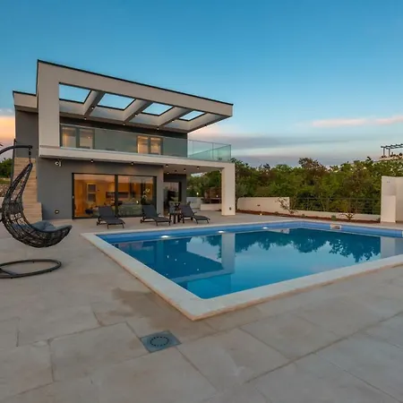 Luxury Quadra
