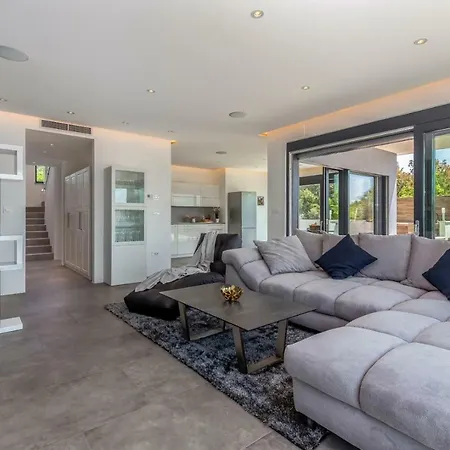 Luxury Quadra