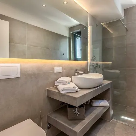 Luxury Quadra فيلة Pinezići