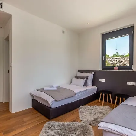 Luxury Quadra