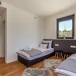 Luxury Quadra