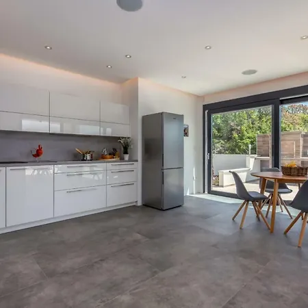 Luxury Quadra