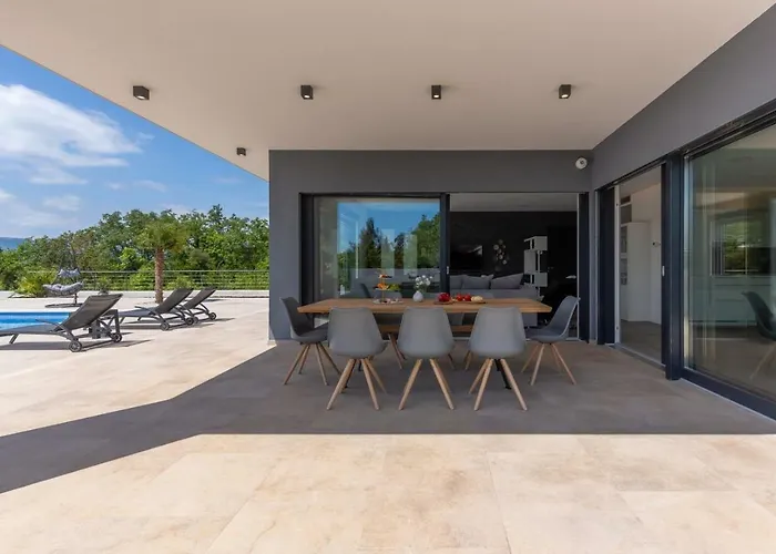 Luxury Quadra Villa Pinezići
