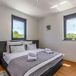 Luxury Quadra