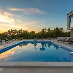 Luxury Quadra Βίλα