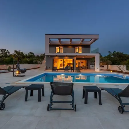 Vila Luxury Quadra