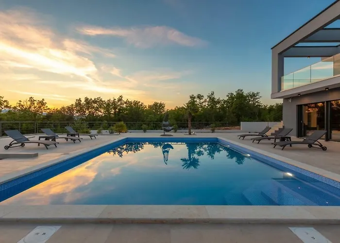 Luxury Quadra Βίλα